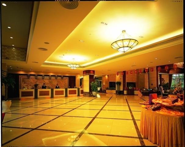 Phoenix Hotel Wuyi Цзянмынь Экстерьер фото